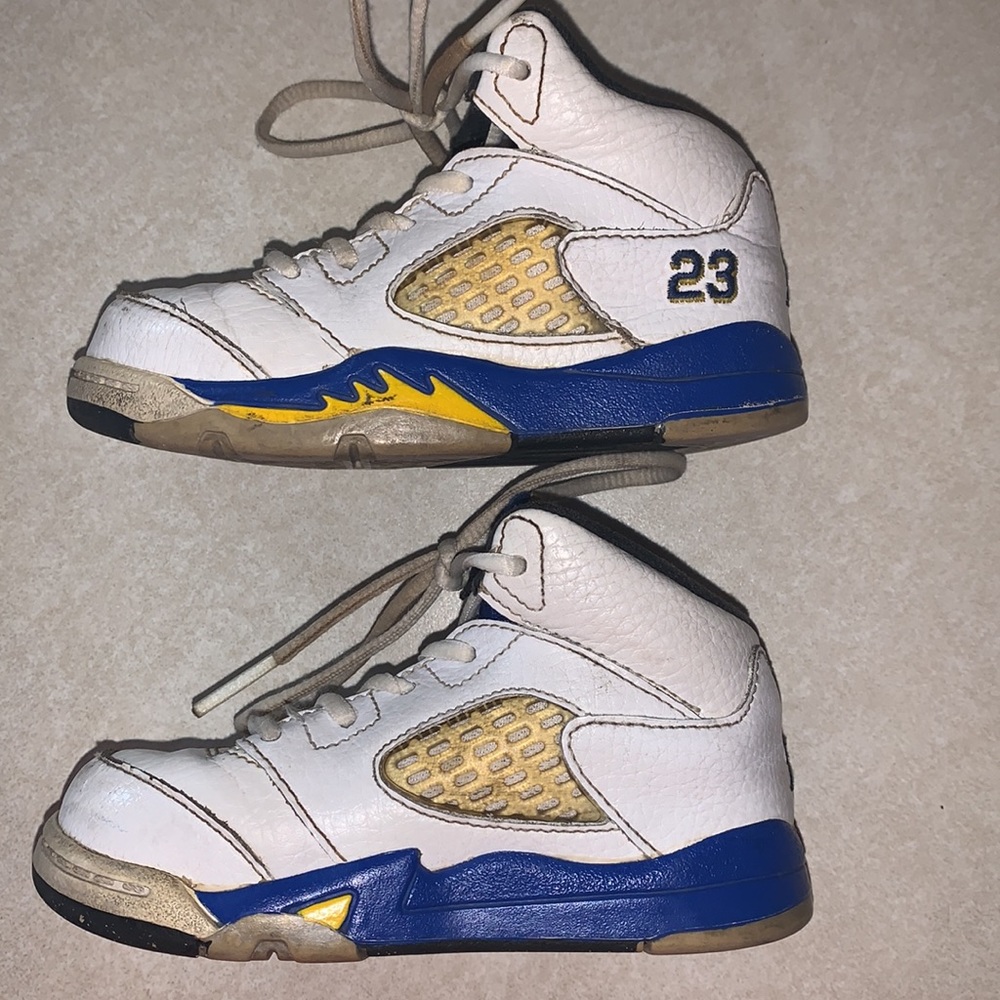 Air Jordan tennis shoes
